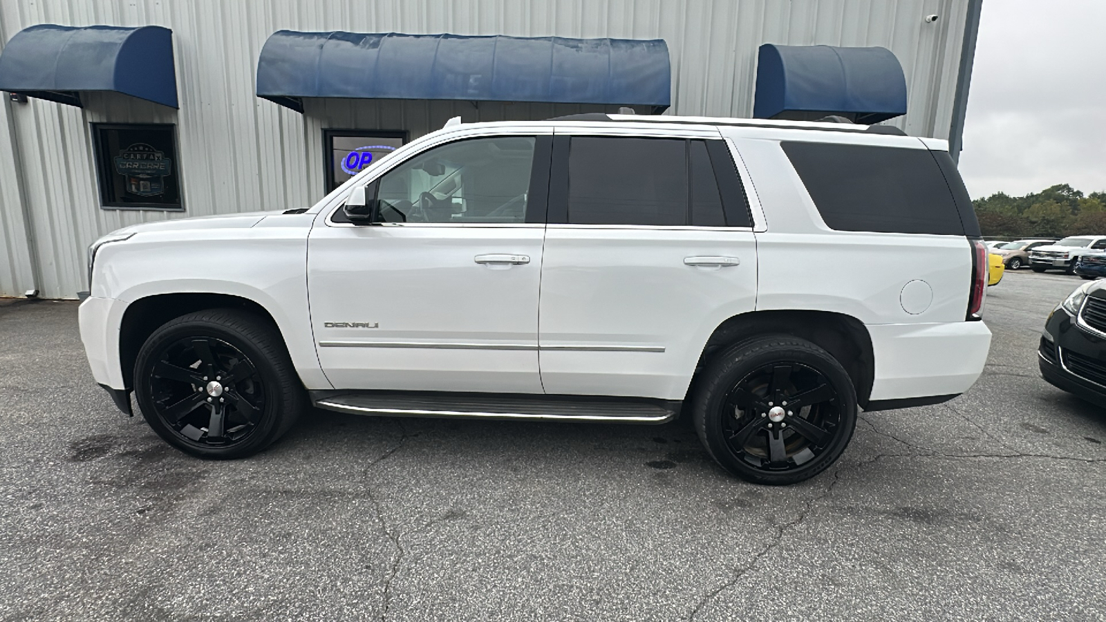 2016 GMC Yukon Denali 1