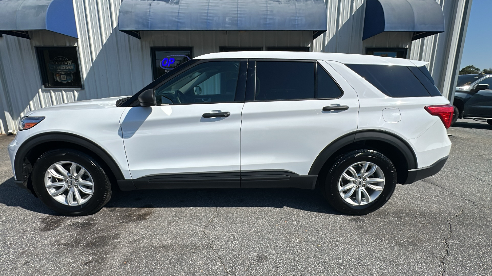 2021 Ford Explorer Base 1