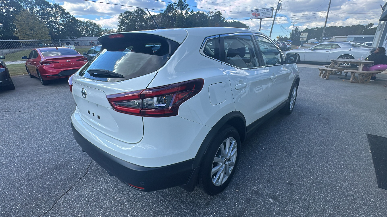 2022 Nissan Rogue Sport S 5