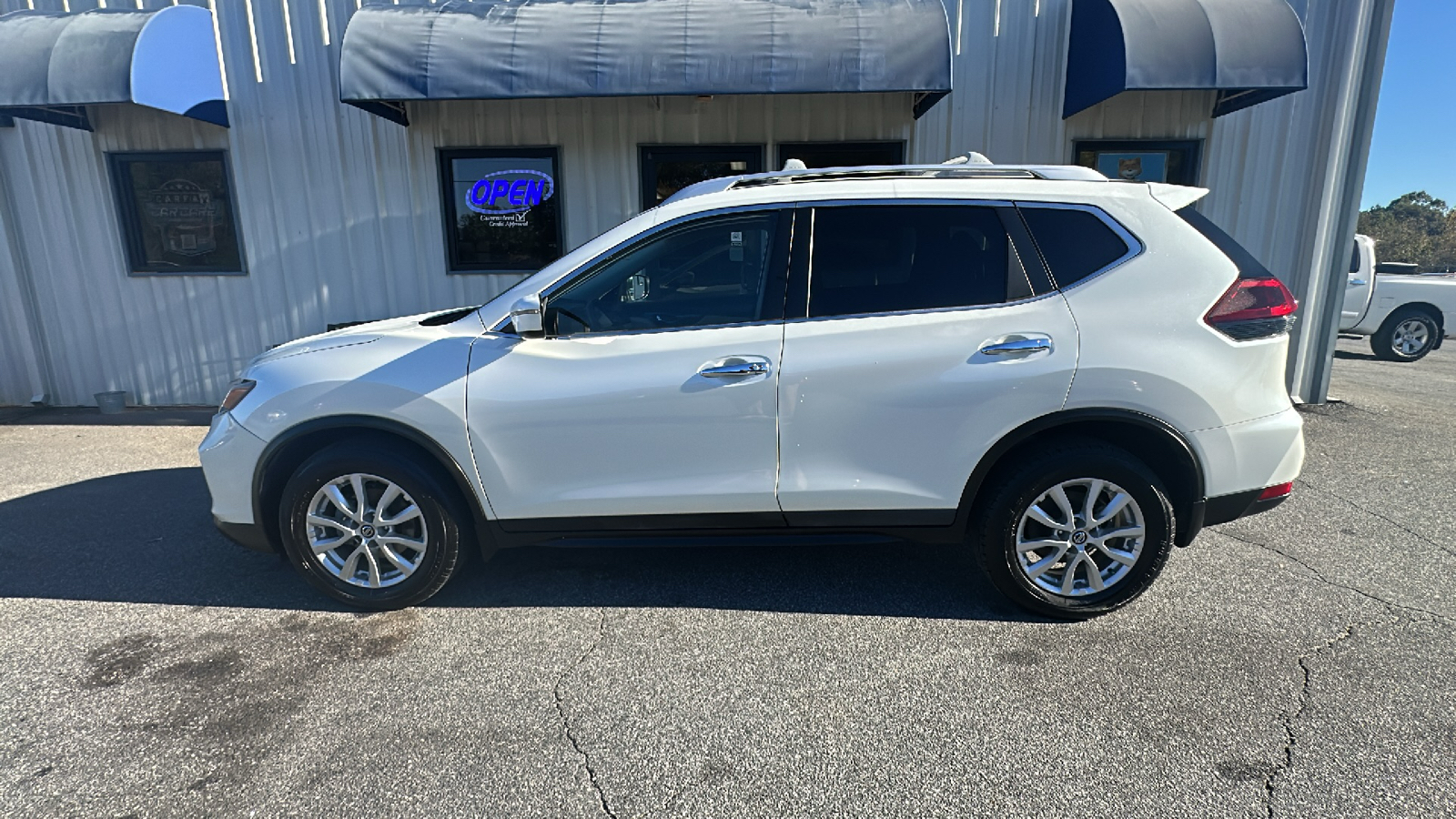 2019 Nissan Rogue S 1