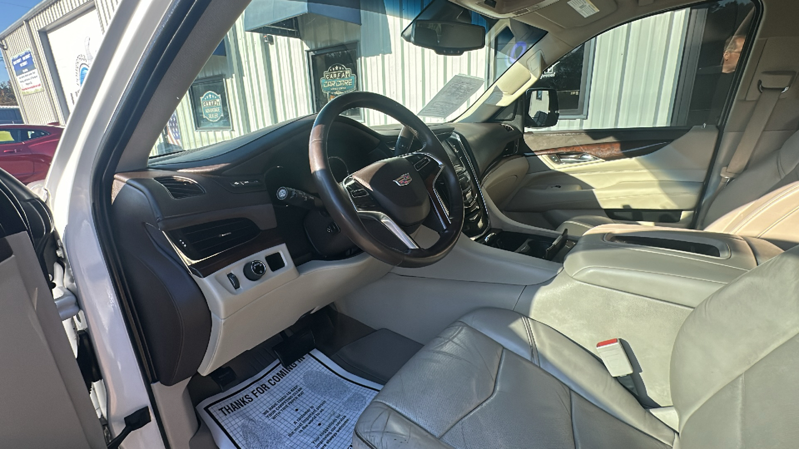 2016 Cadillac Escalade ESV Luxury 9