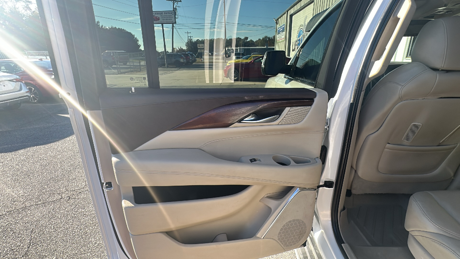 2016 Cadillac Escalade ESV Luxury 11