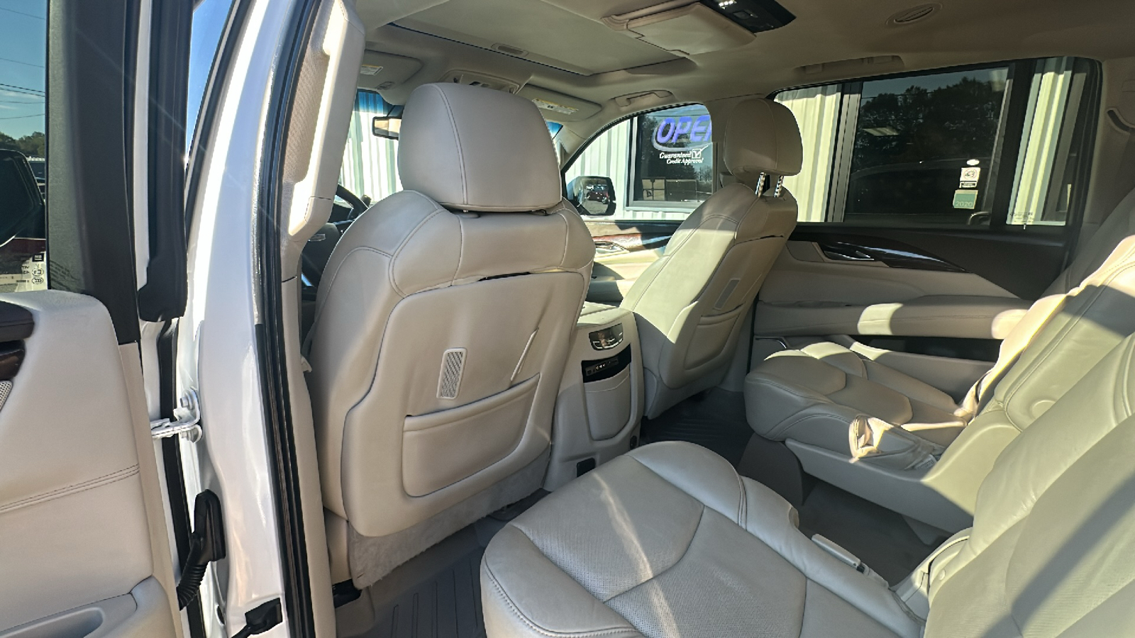 2016 Cadillac Escalade ESV Luxury 12