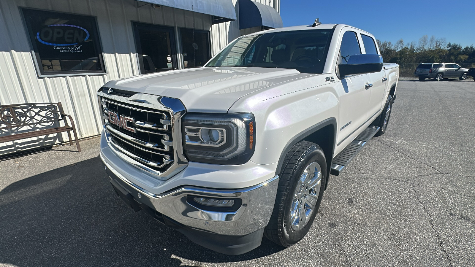 2017 GMC Sierra 1500 SLT 2