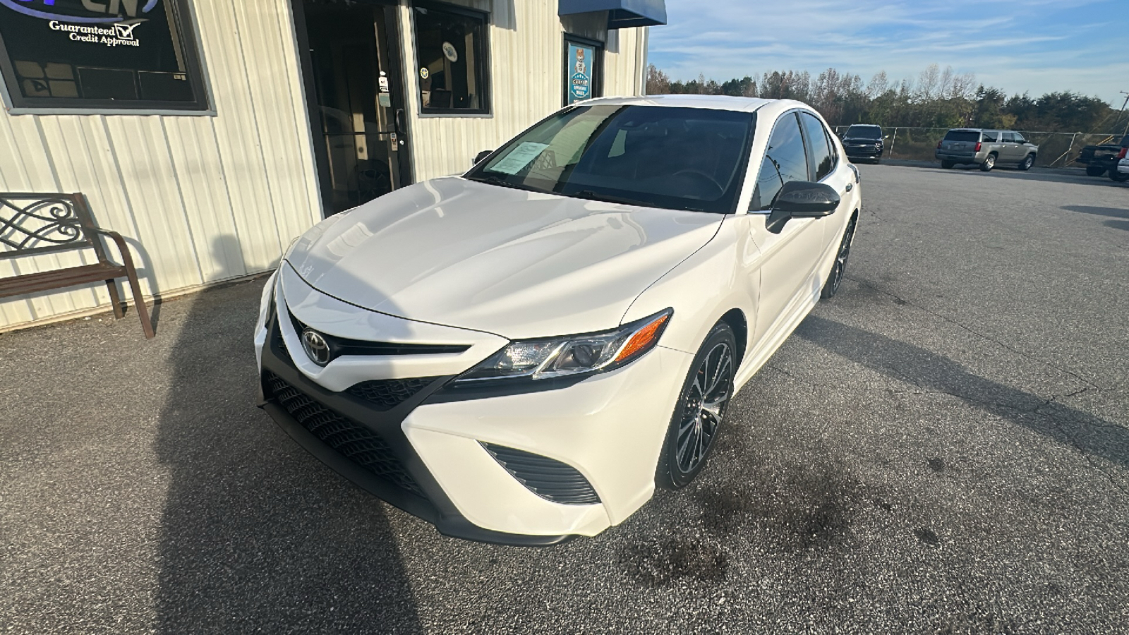 2018 Toyota Camry SE 2