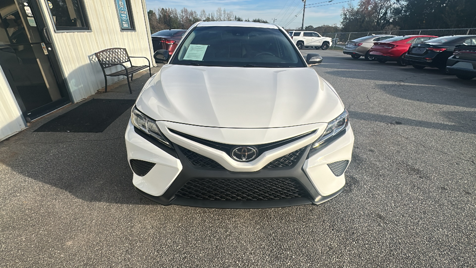 2018 Toyota Camry SE 3