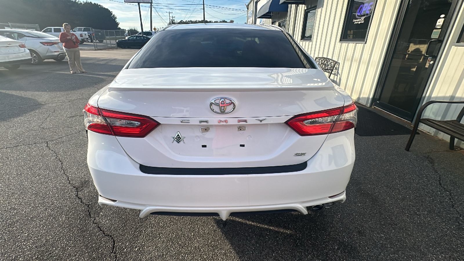 2018 Toyota Camry SE 6