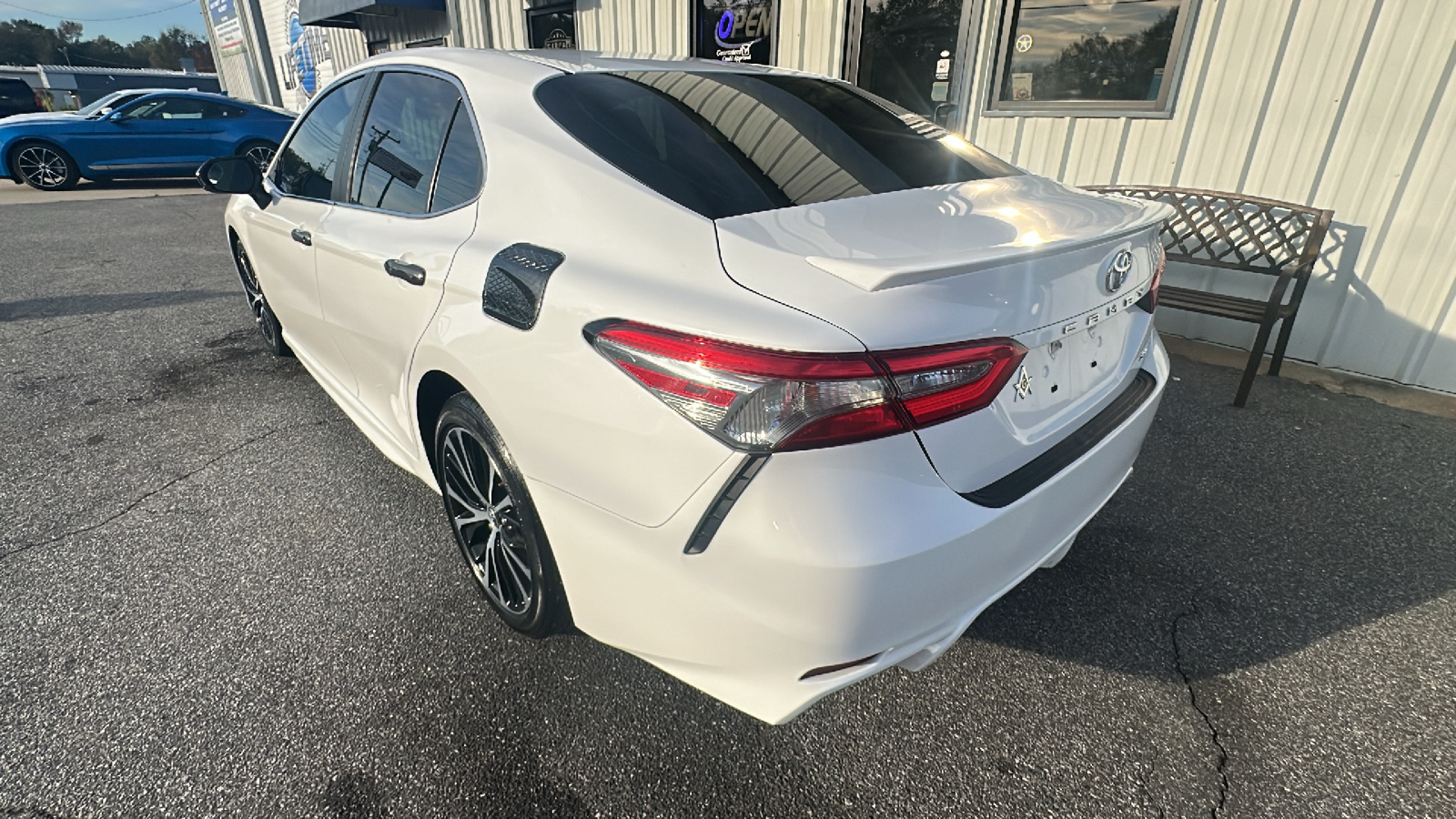 2018 Toyota Camry SE 7