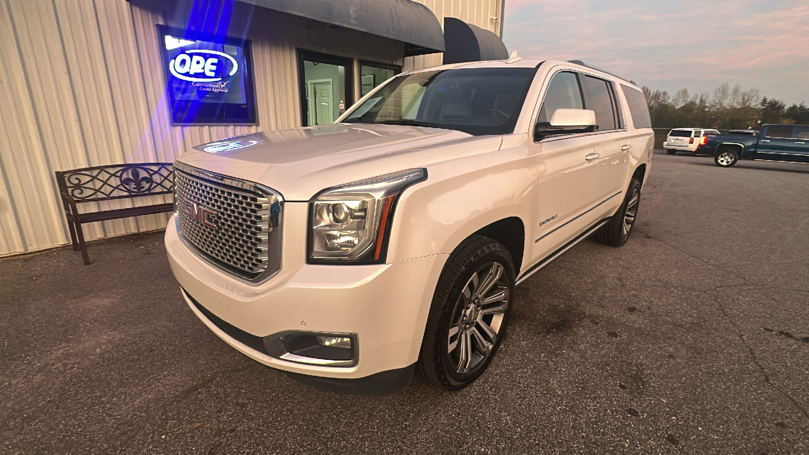 2017 GMC Yukon XL 1500 Denali 2