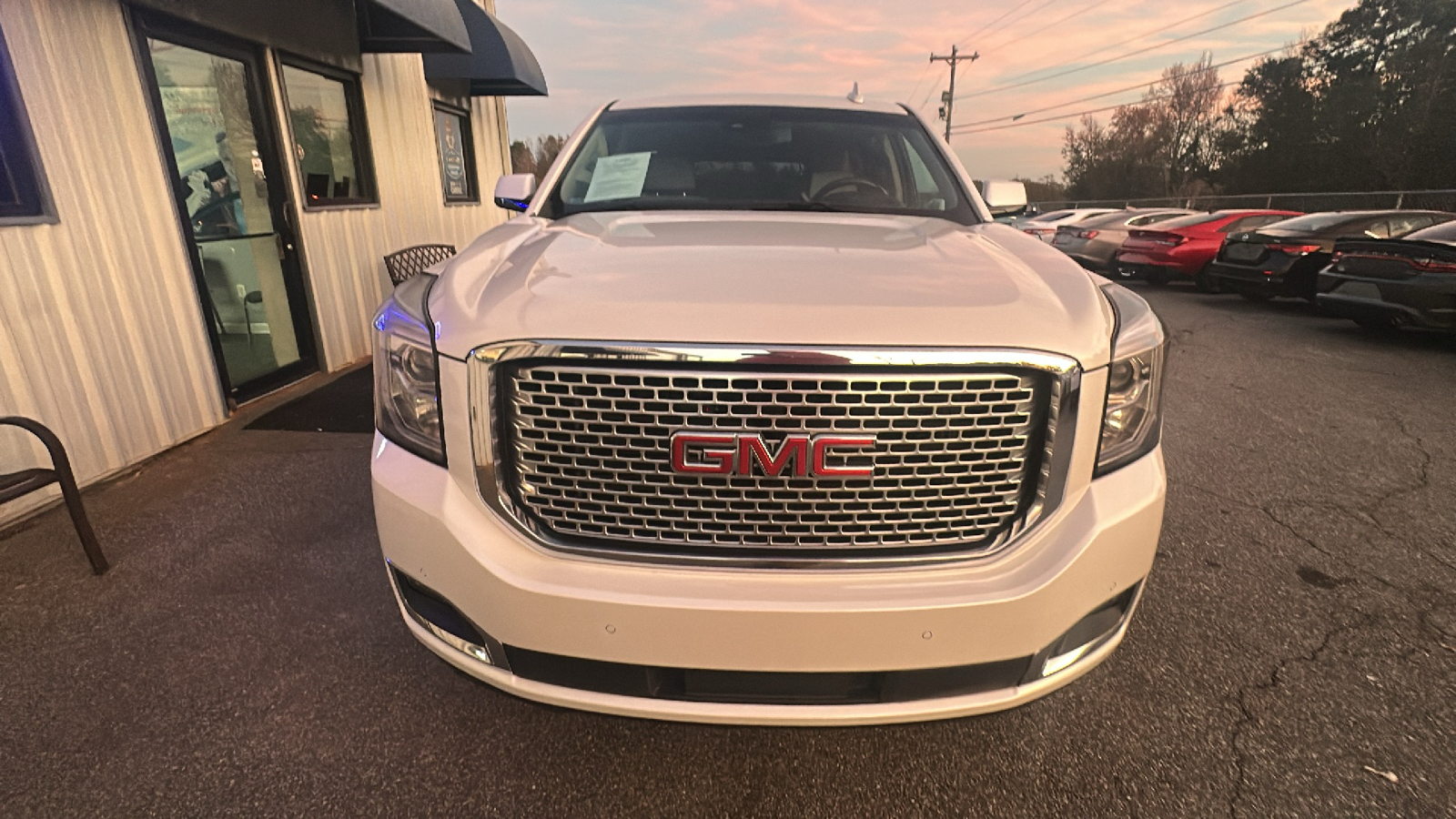 2017 GMC Yukon XL 1500 Denali 3