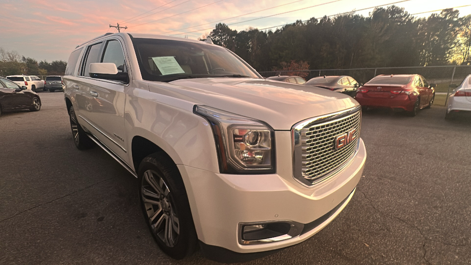 2017 GMC Yukon XL 1500 Denali 4