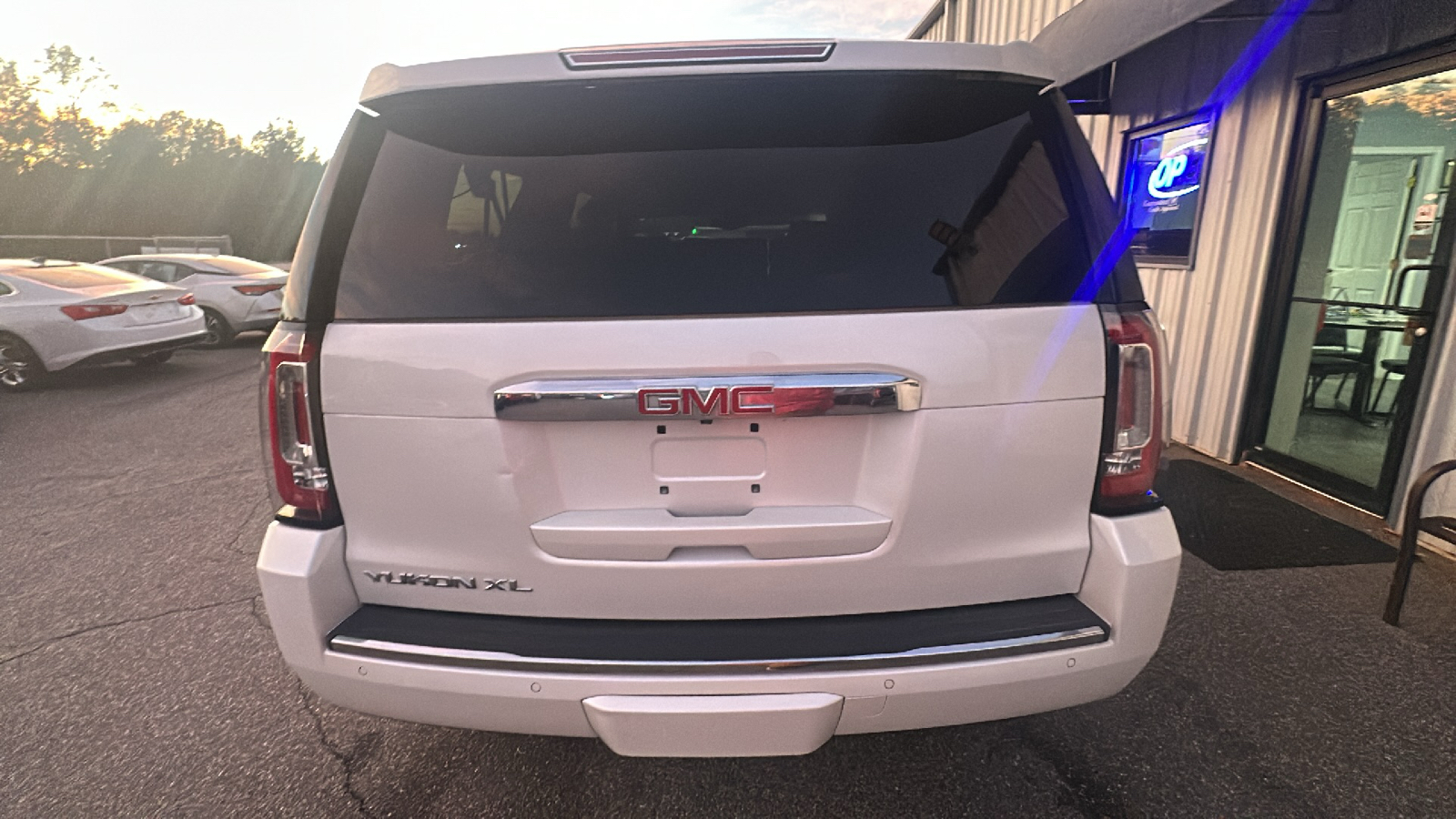 2017 GMC Yukon XL 1500 Denali 6