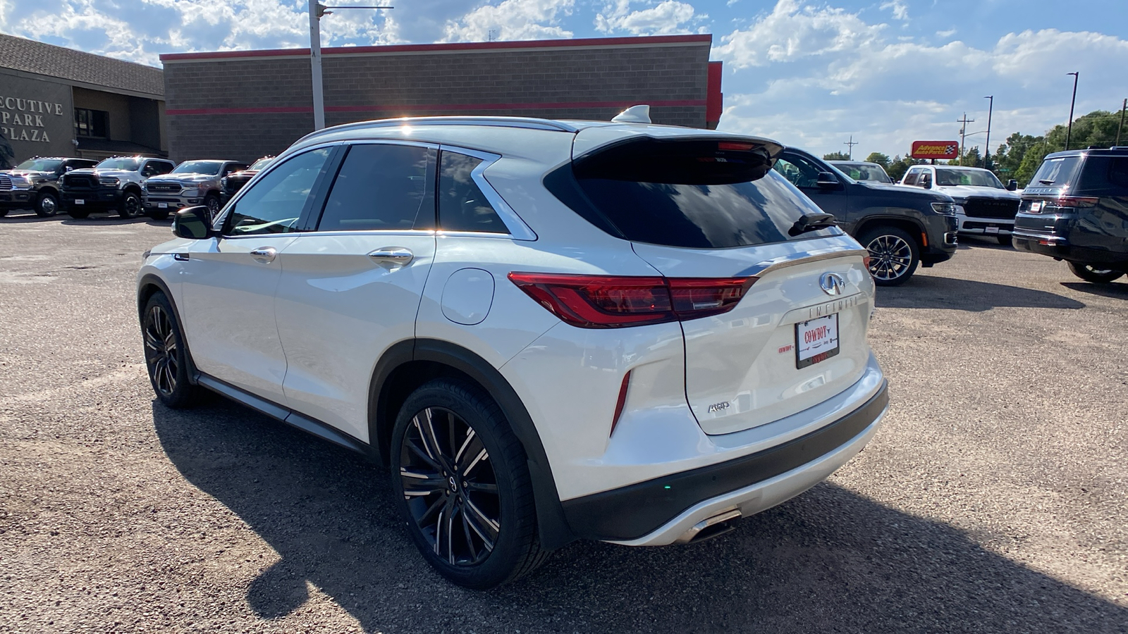 2021 INFINITI QX50 LUXE AWD 4