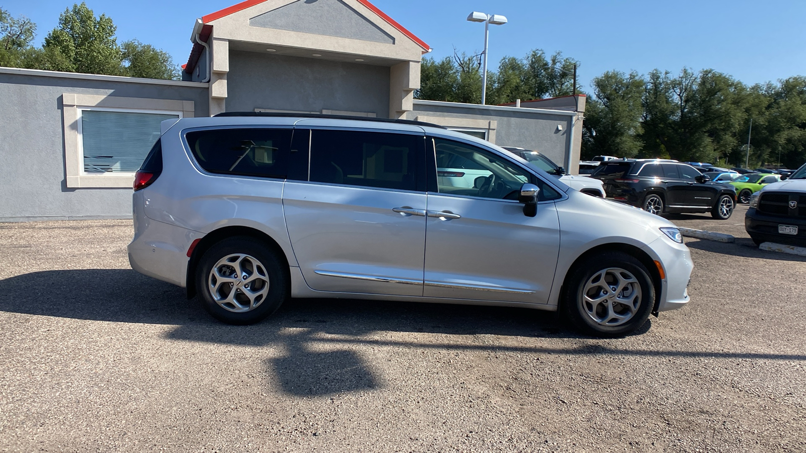 2023 Chrysler Pacifica Limited AWD 7