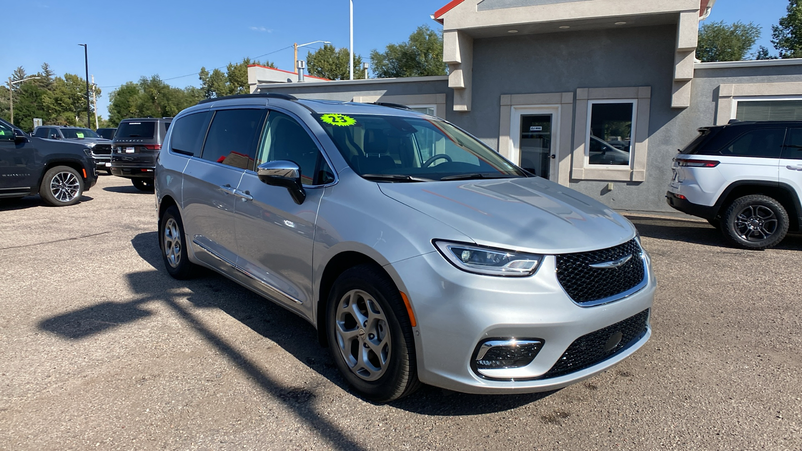 2023 Chrysler Pacifica Limited AWD 8