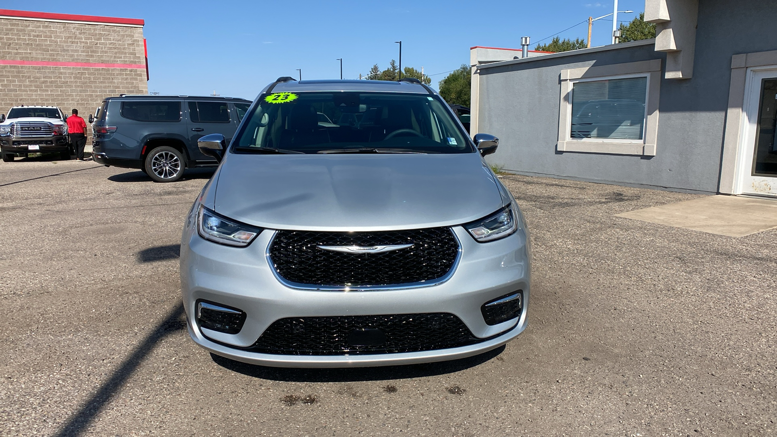 2023 Chrysler Pacifica Limited AWD 9