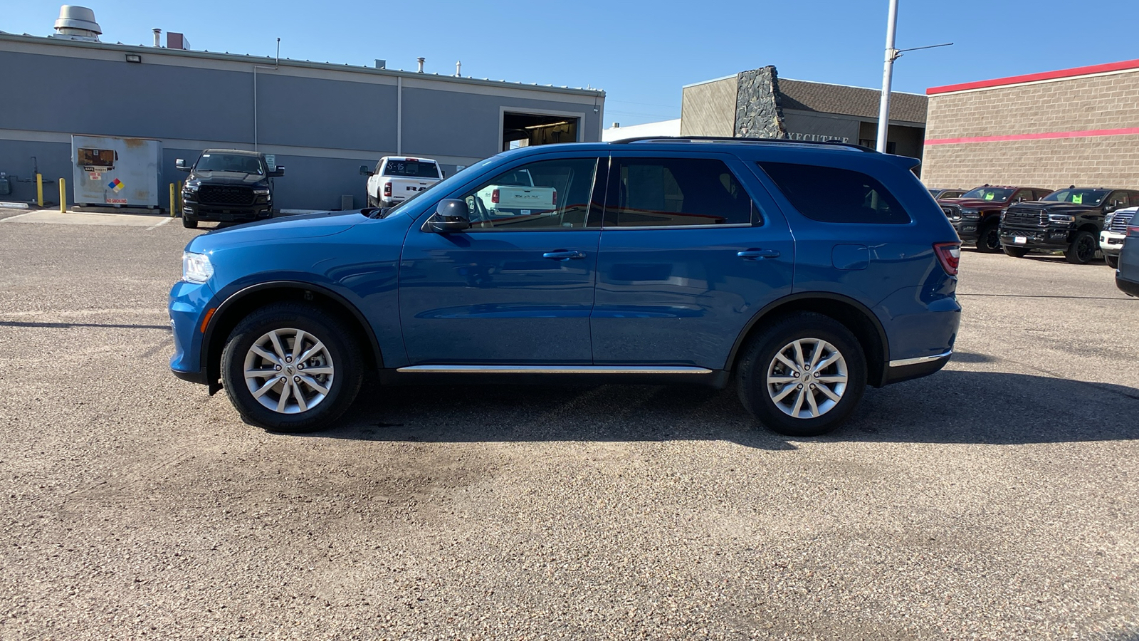 2023 Dodge Durango SXT Plus AWD 2