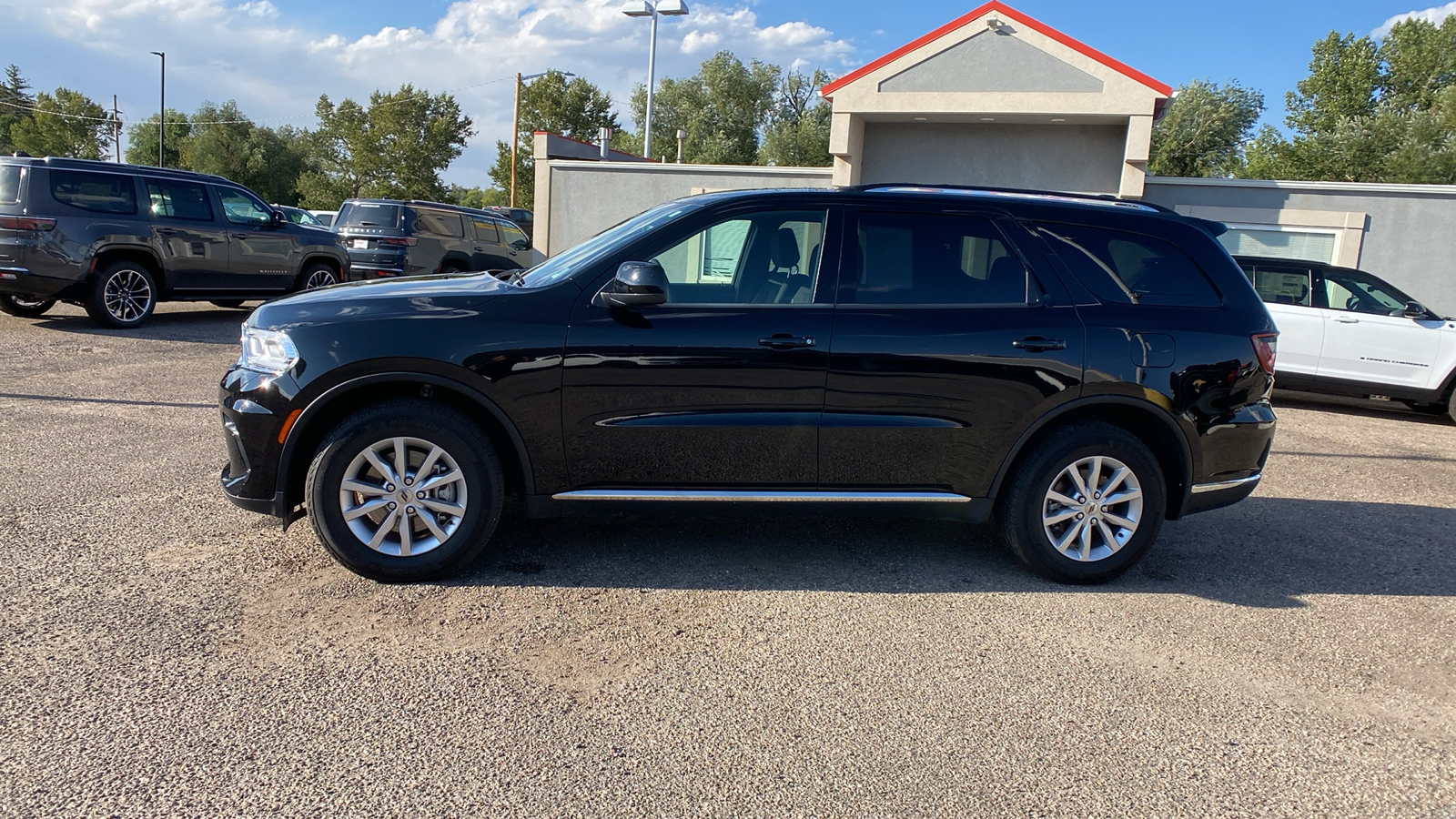 2023 Dodge Durango SXT AWD 2