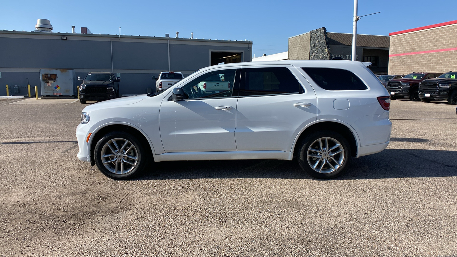 2023 Dodge Durango GT AWD 2