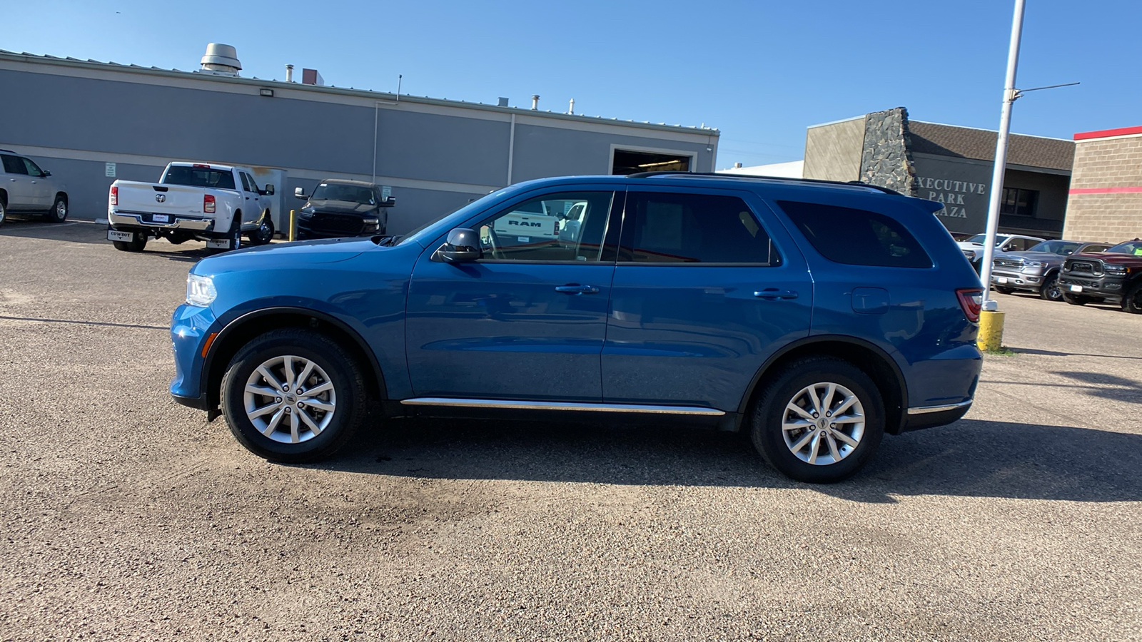 2023 Dodge Durango SXT AWD 2