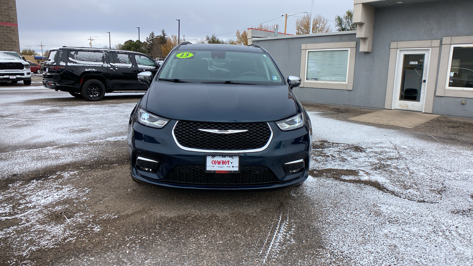 2023 Chrysler Pacifica Limited AWD 9