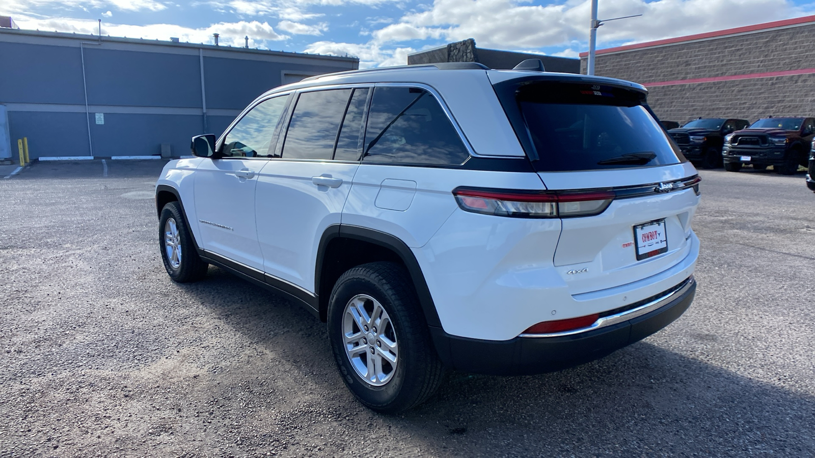 2023 Jeep Grand Cherokee Laredo 4x4 3