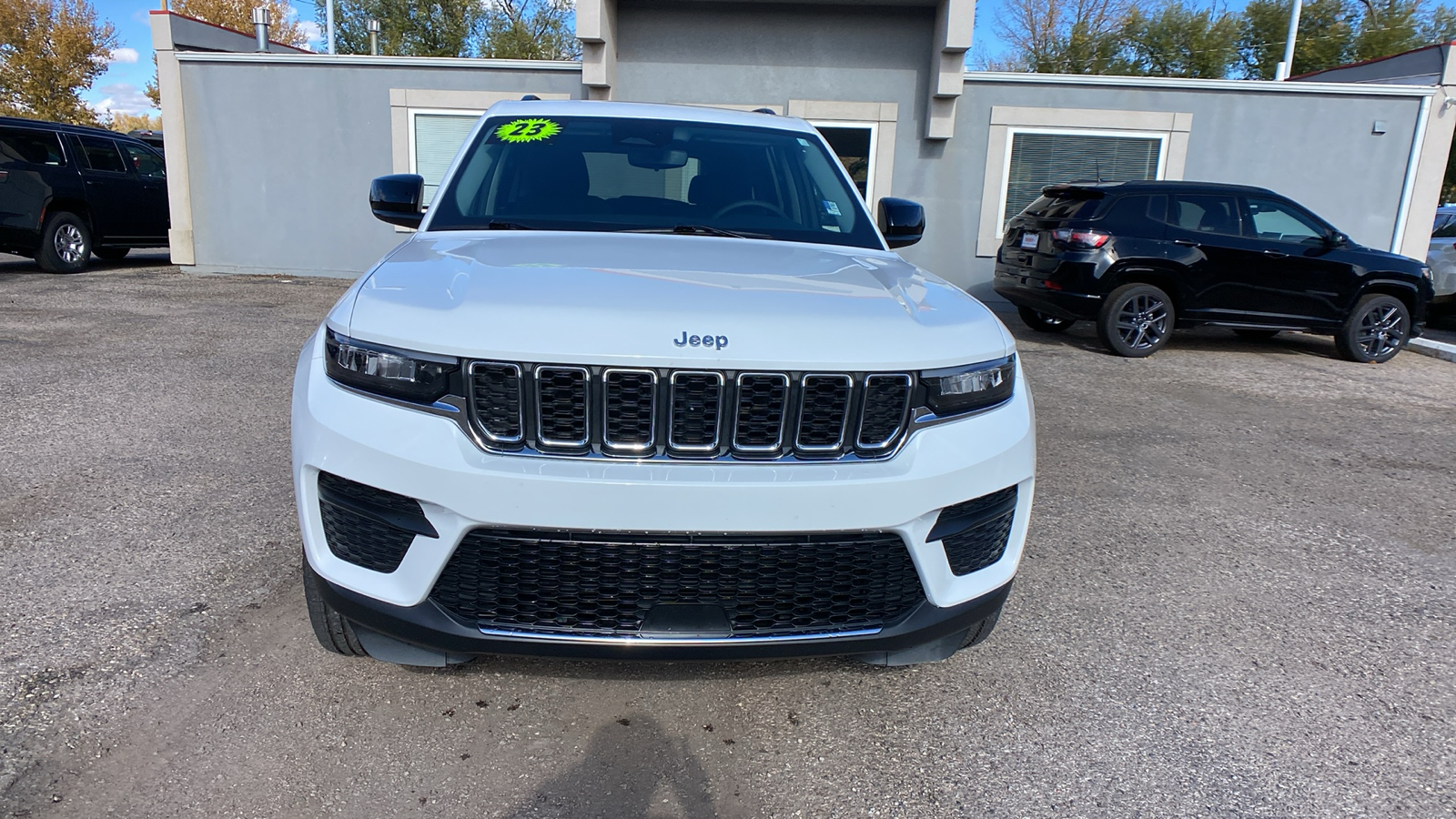 2023 Jeep Grand Cherokee Laredo 4x4 9