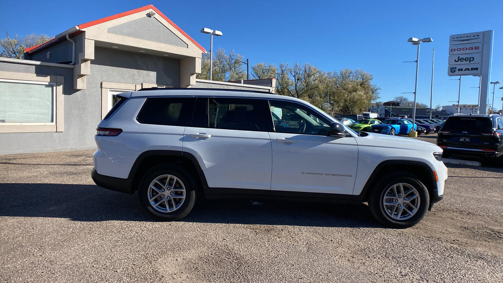 2024 Jeep Grand Cherokee L Laredo 4x4 7