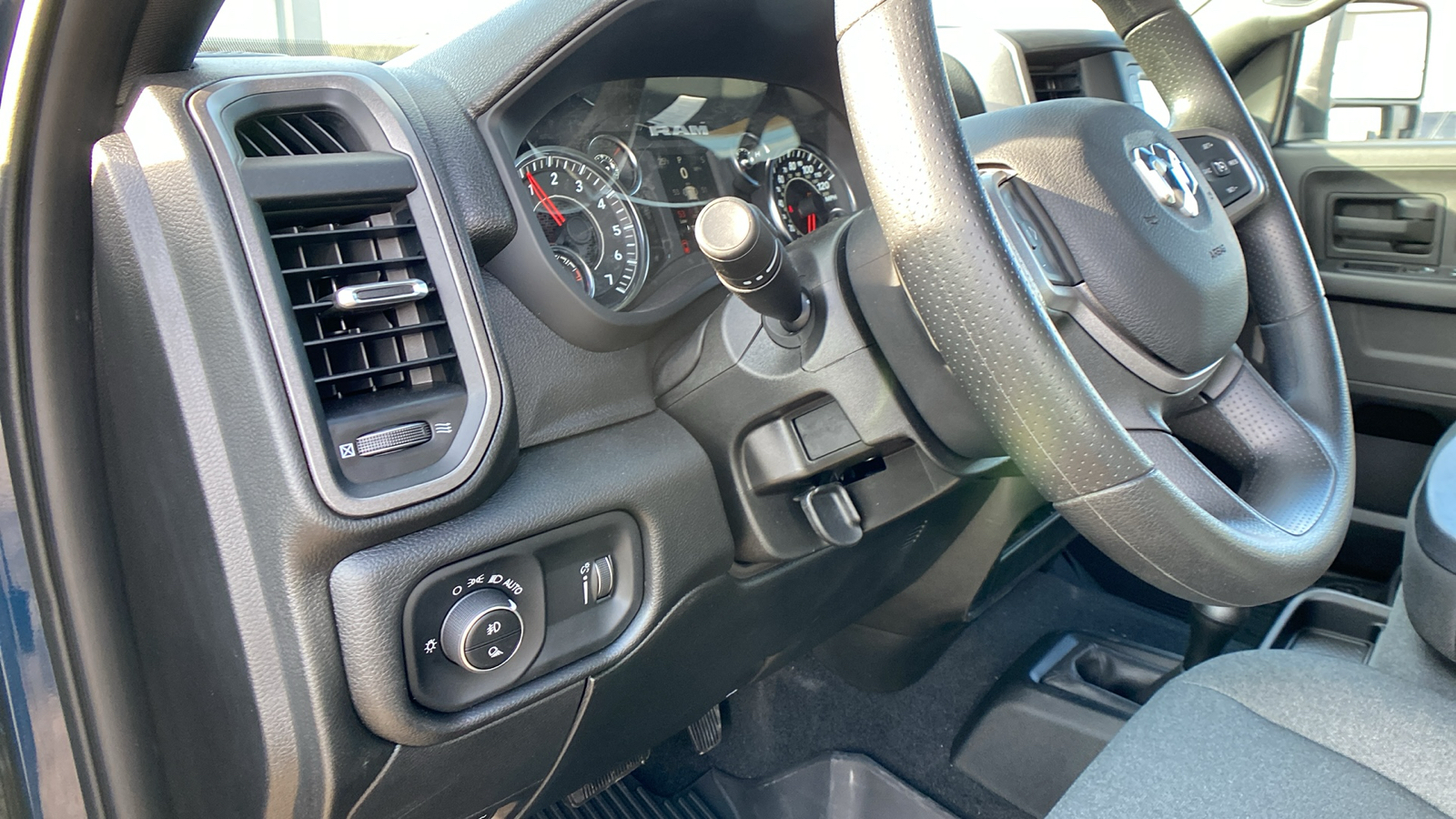 2024 Ram 2500 Tradesman 4x4 Crew Cab 64 Box 17