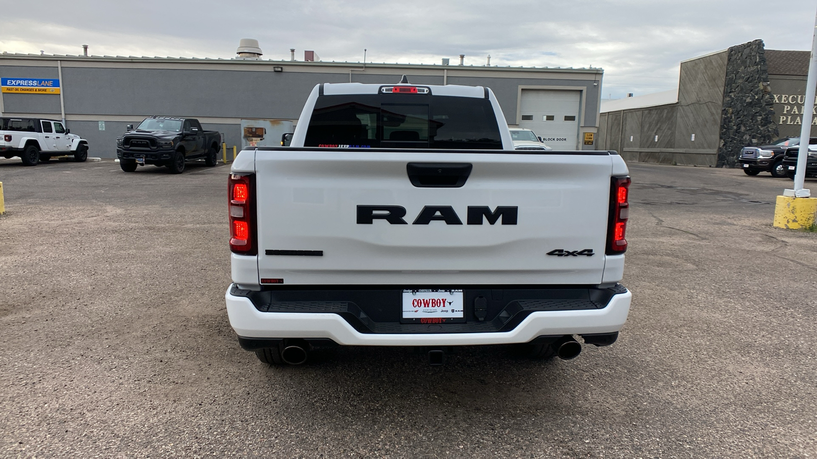 2025 Ram 1500 Big Horn 4x4 Crew Cab 57 Box 4