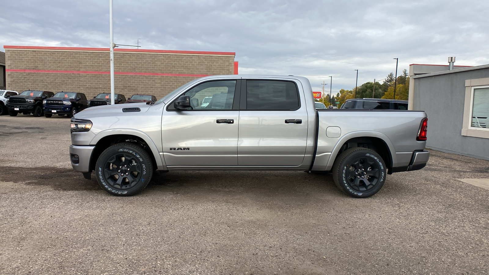 2025 Ram 1500 Big Horn 4x4 Crew Cab 57 Box 2