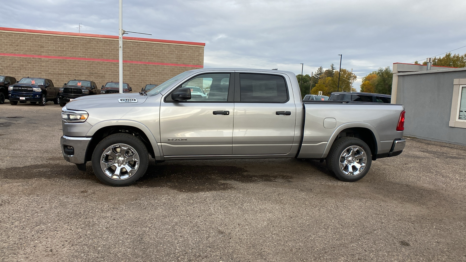 2025 Ram 1500 Big Horn 4x4 Crew Cab 64 Box 2