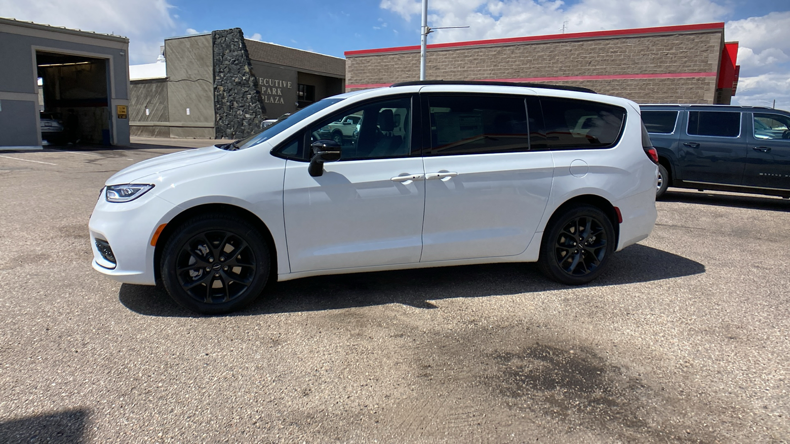 2024 Chrysler Pacifica Touring L AWD 4