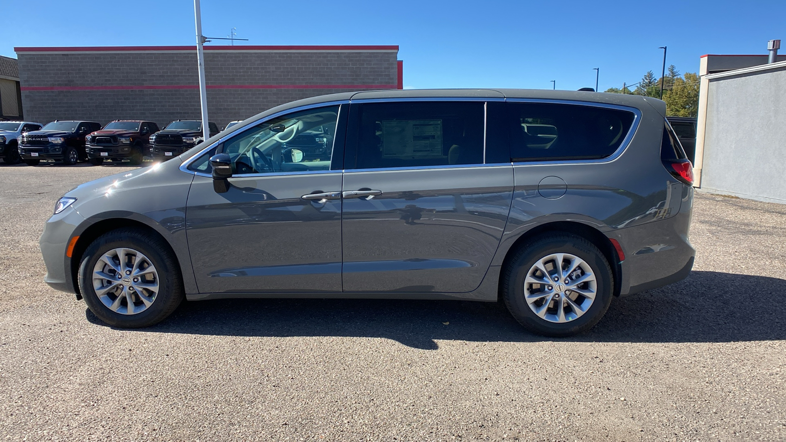 2024 Chrysler Pacifica Touring L AWD 2