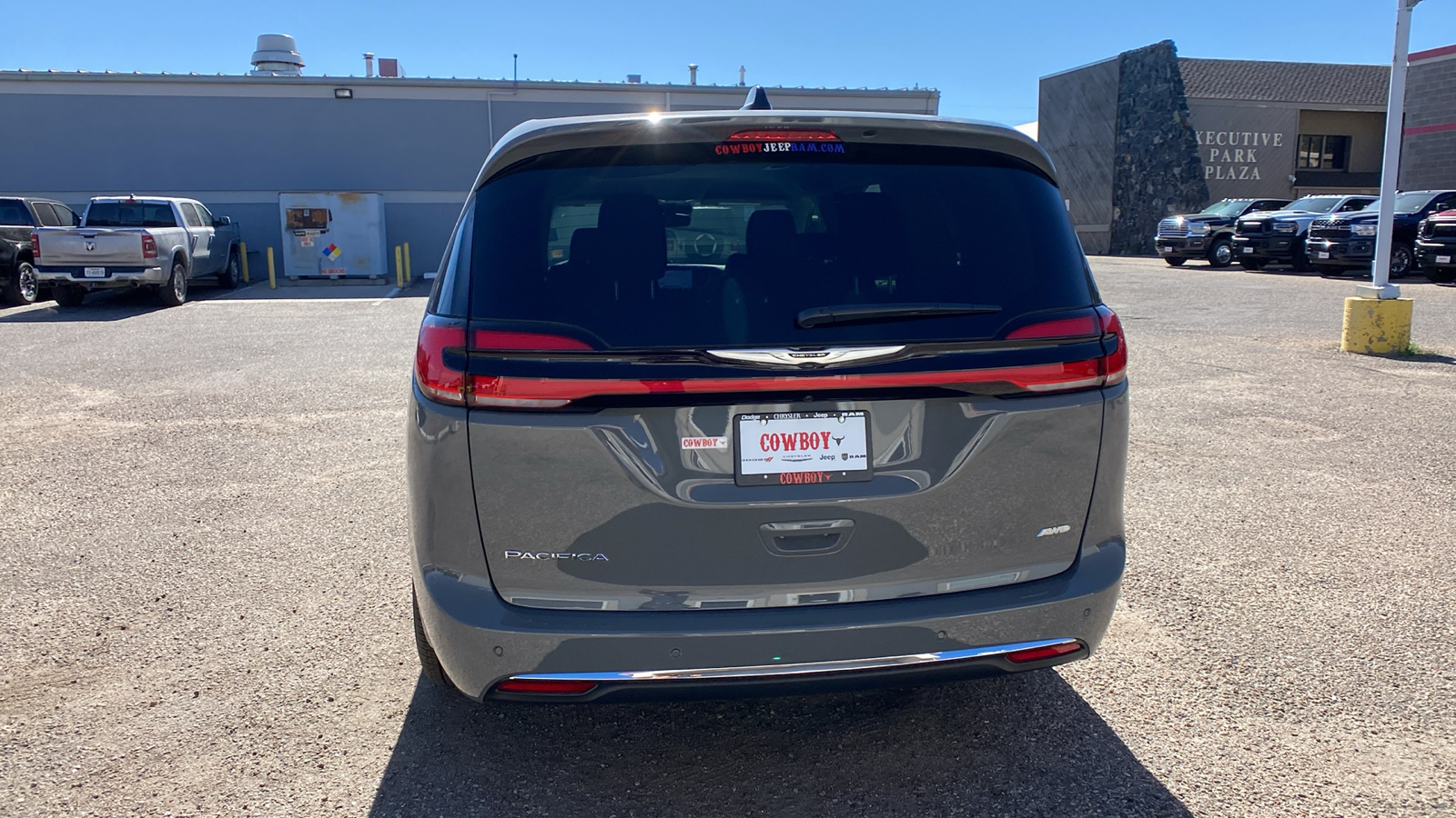 2024 Chrysler Pacifica Touring L AWD 4