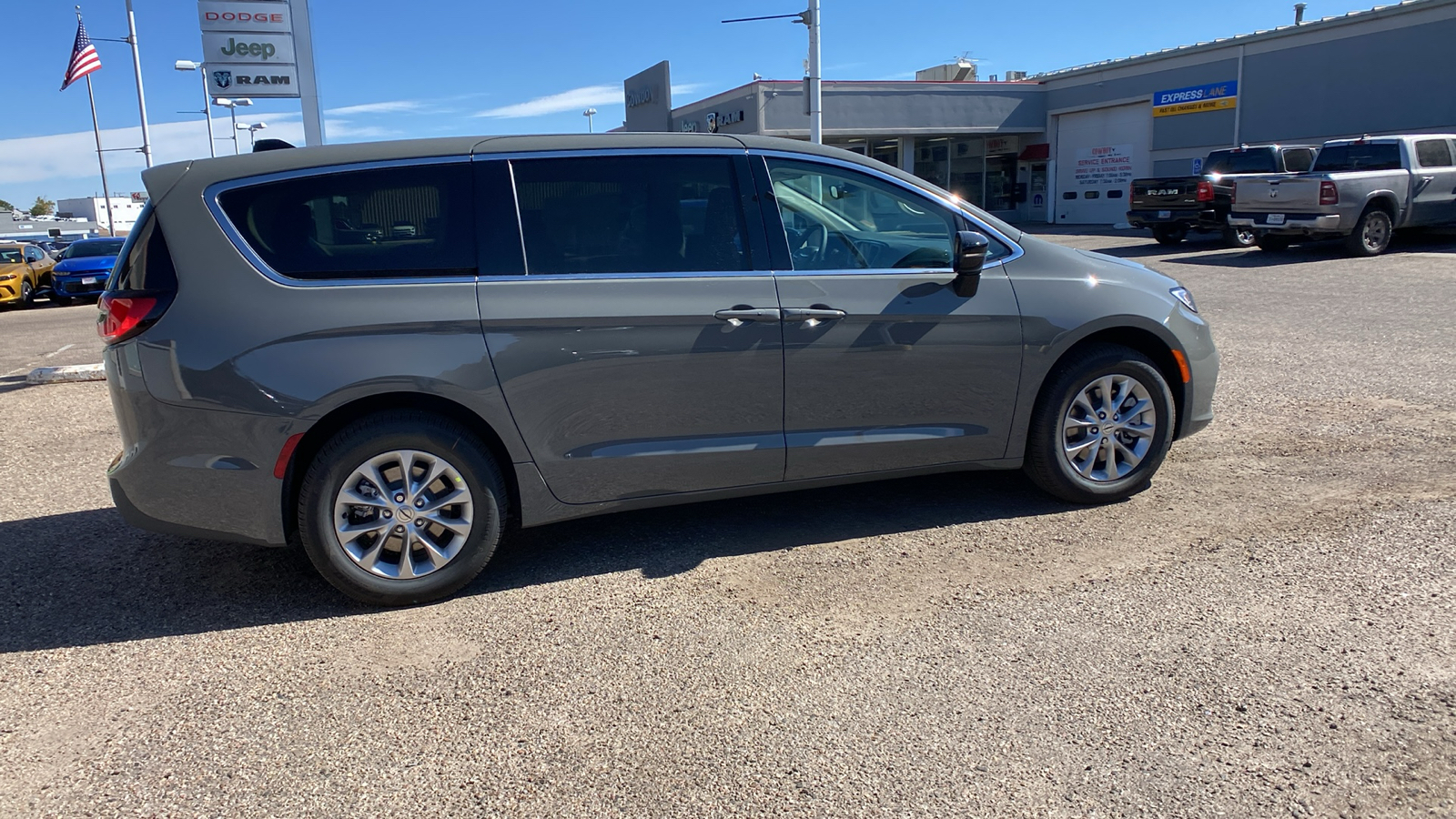 2024 Chrysler Pacifica Touring L AWD 6