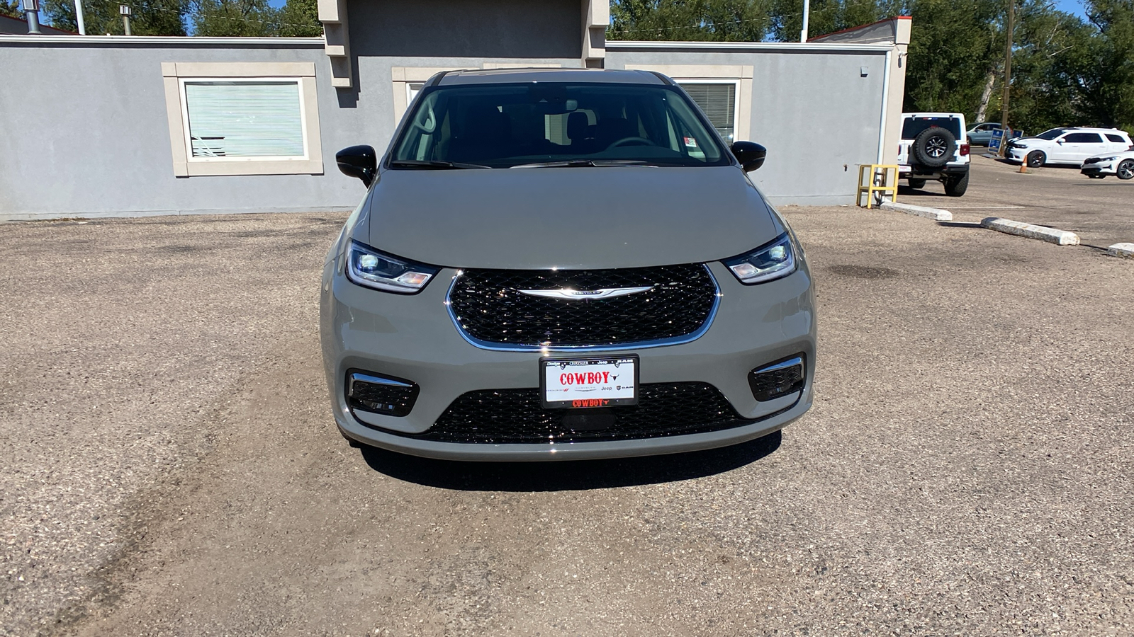 2024 Chrysler Pacifica Touring L AWD 8