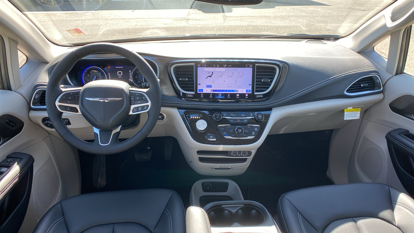 2024 Chrysler Pacifica Touring L AWD 29