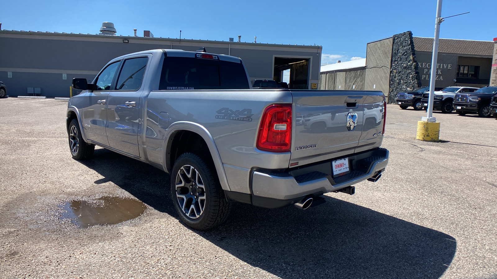 2025 Ram 1500 Laramie 4x4 Crew Cab 64 Box 3