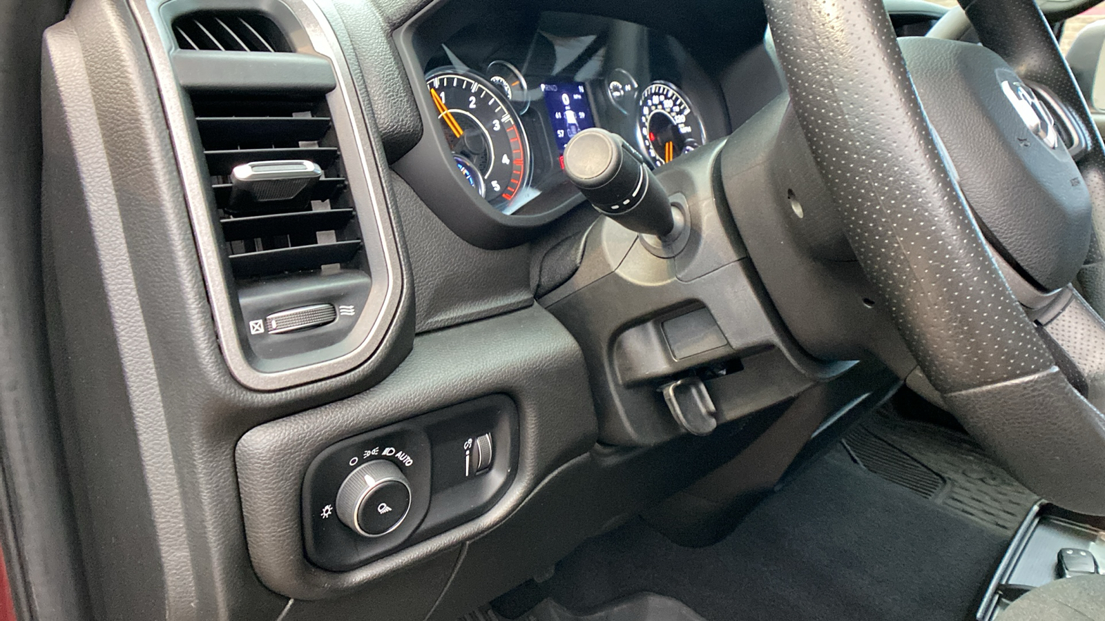 2022 Ram 2500 Tradesman 4x4 Crew Cab 64 Box 18