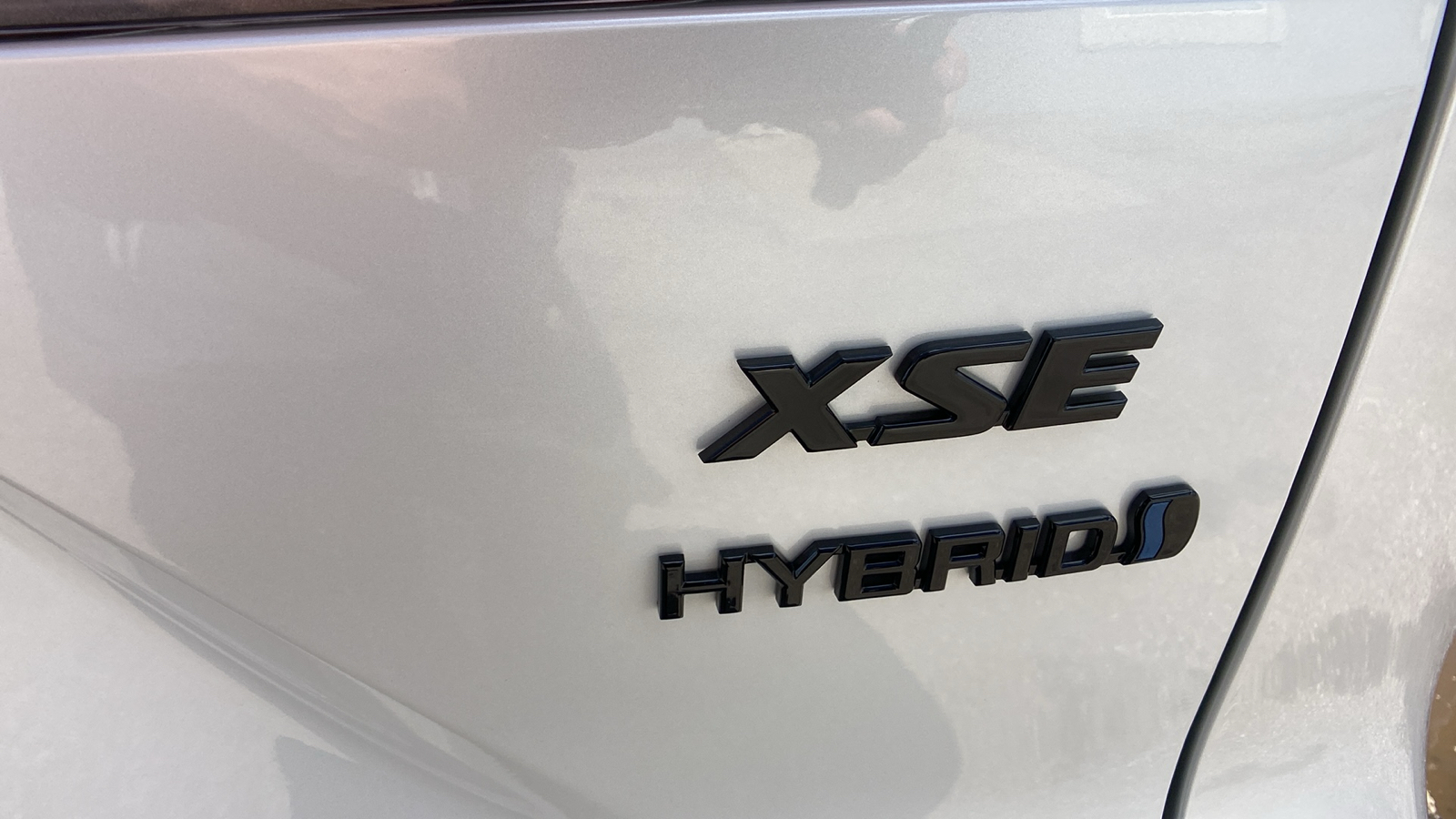 2023 Toyota Corolla Cross Hybrid XSE 4WD 35