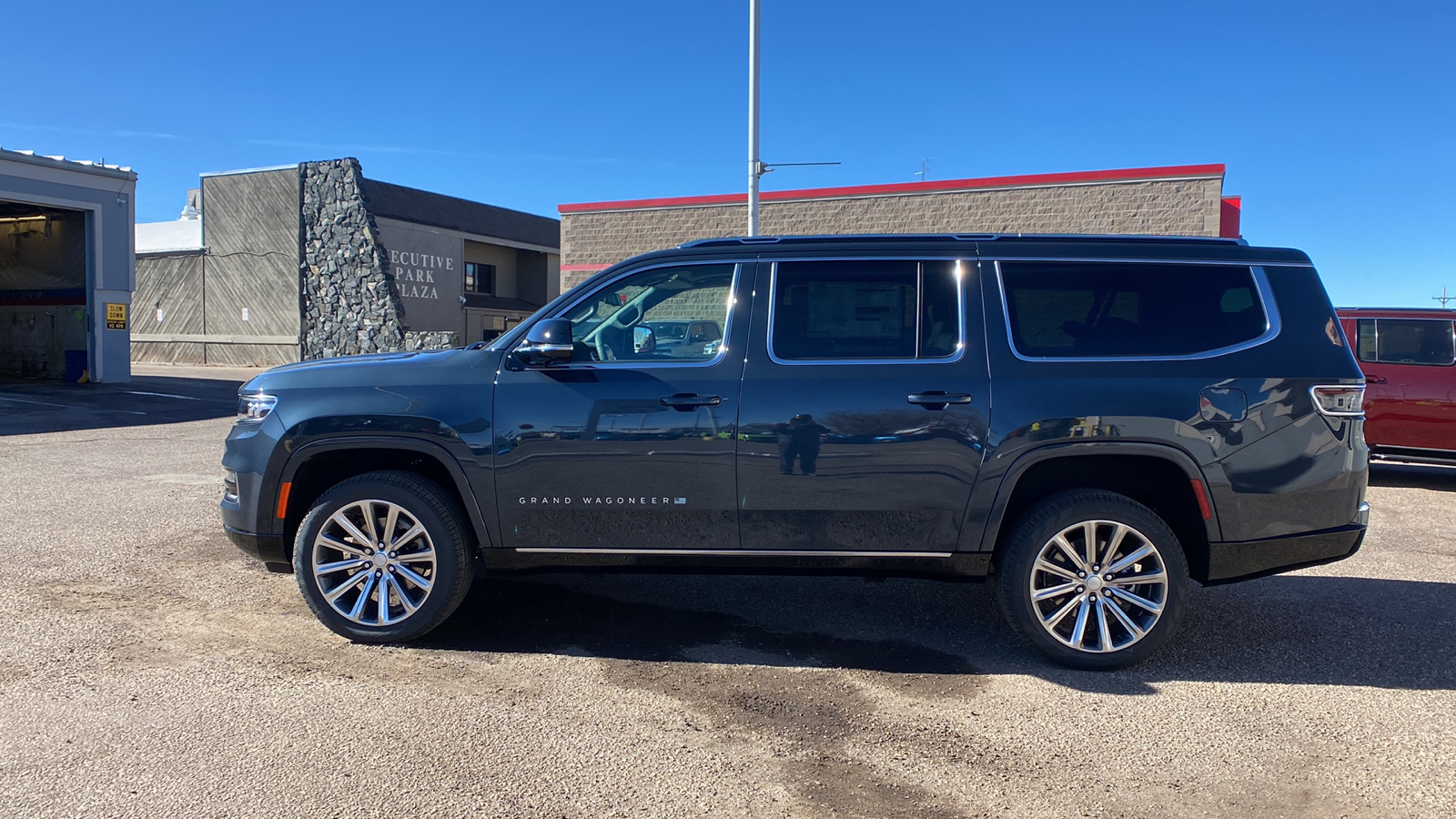 2023 Jeep Grand Wagoneer L Series II 4x4 3