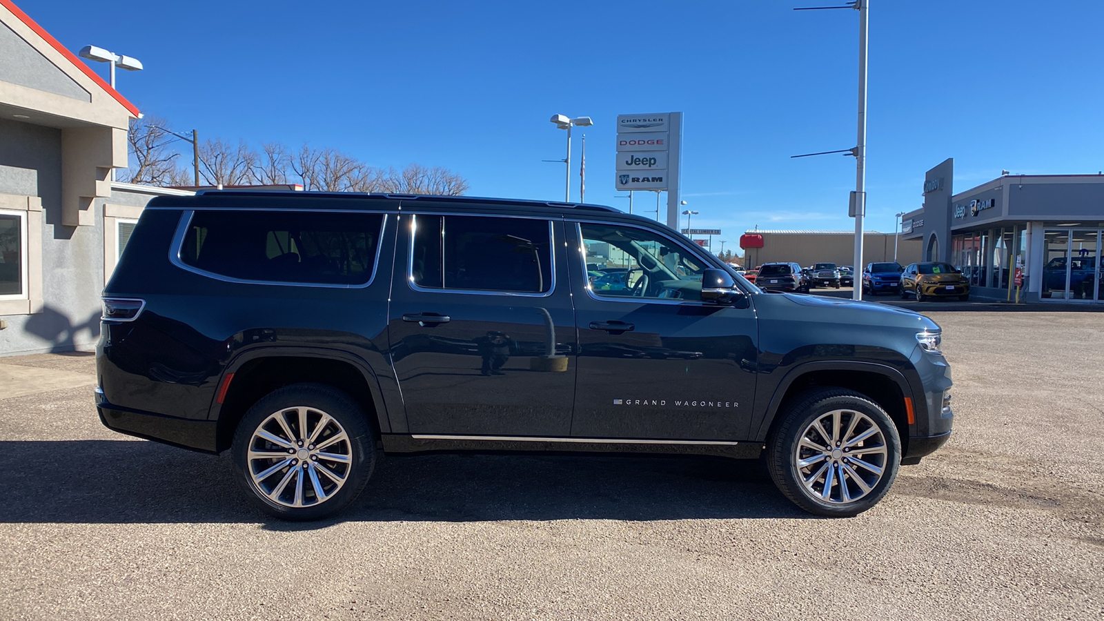 2023 Jeep Grand Wagoneer L Series II 4x4 7