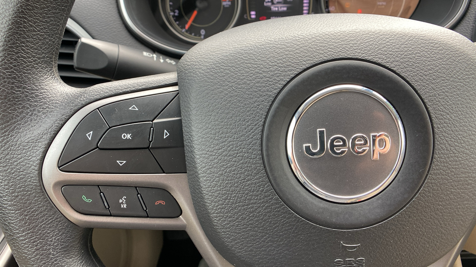 2019 Jeep Cherokee Latitude FWD 22