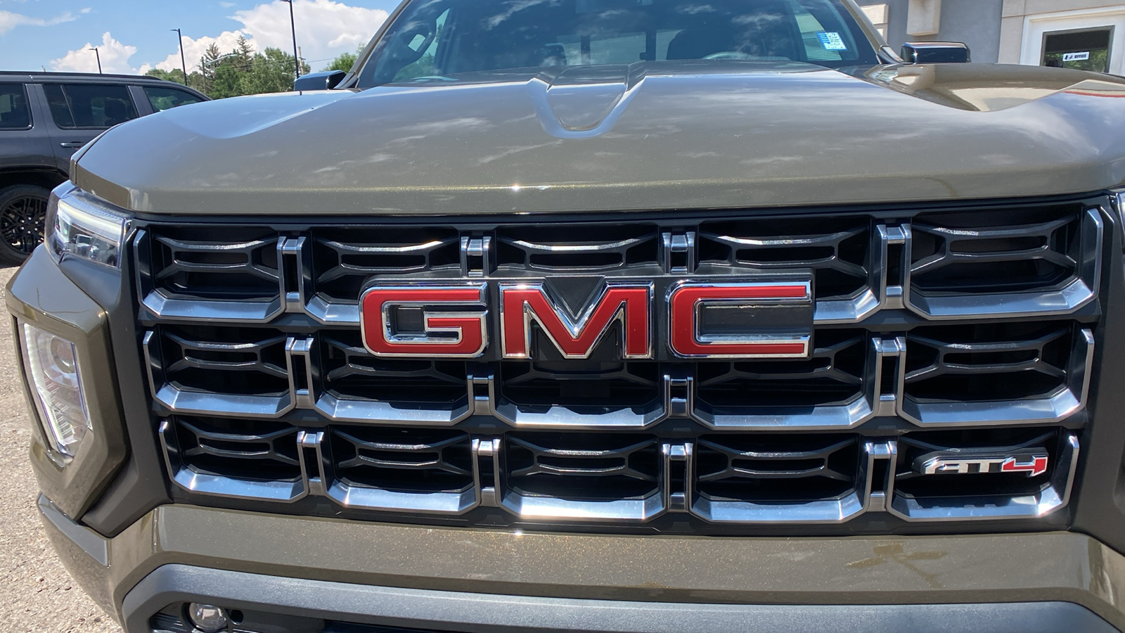 2023 GMC Canyon 4WD Crew Cab AT4 10