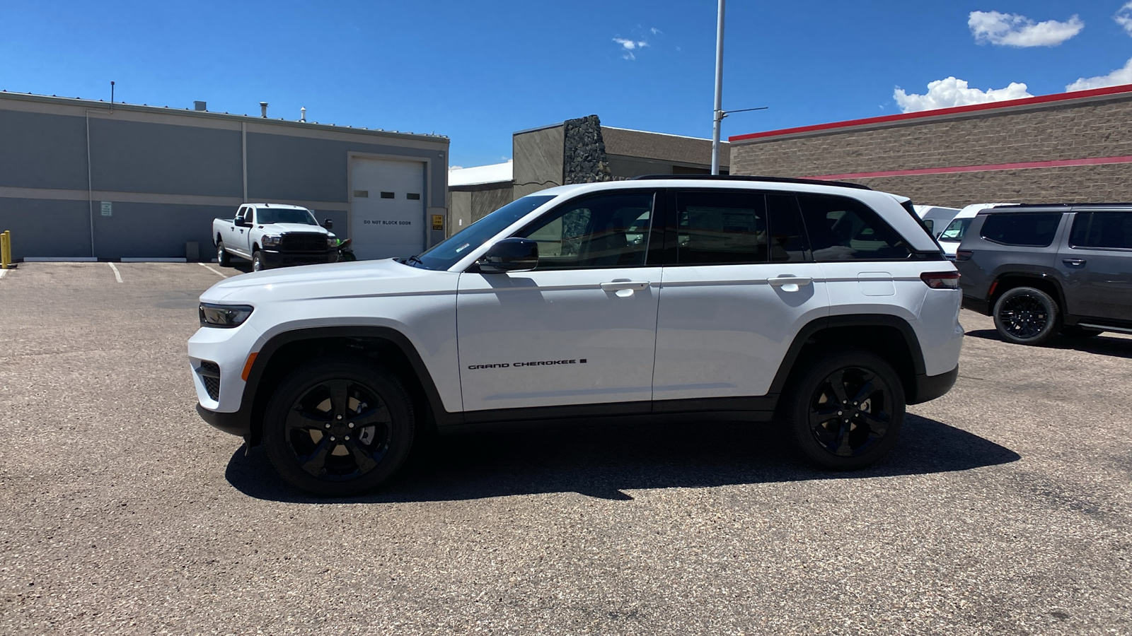 2024 Jeep Grand Cherokee Altitude X 4x4 3