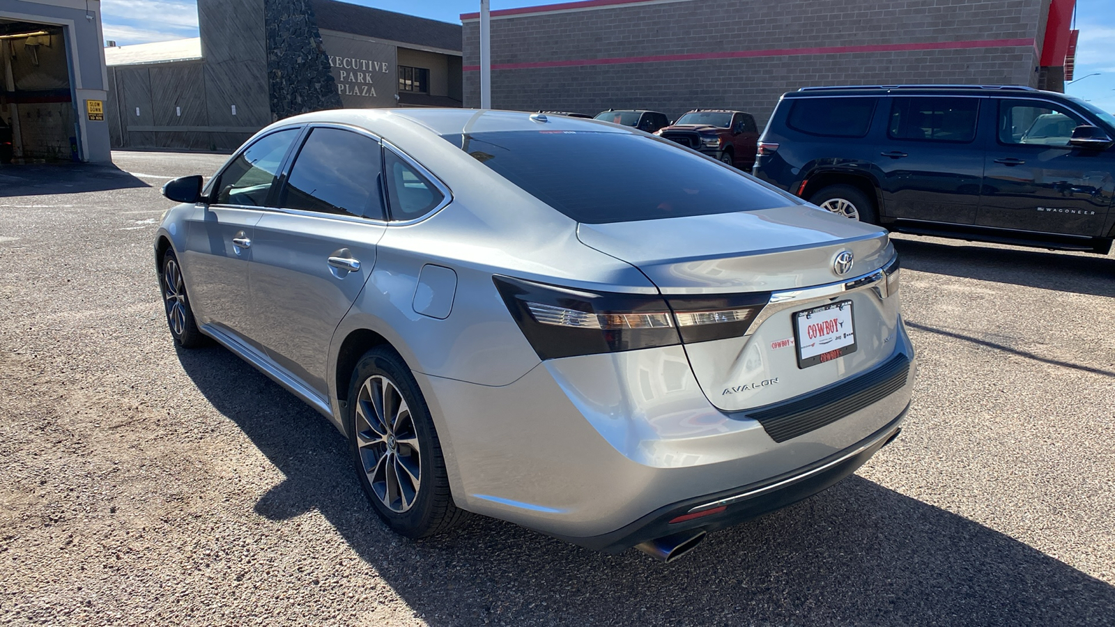 2018 Toyota Avalon XLE 3