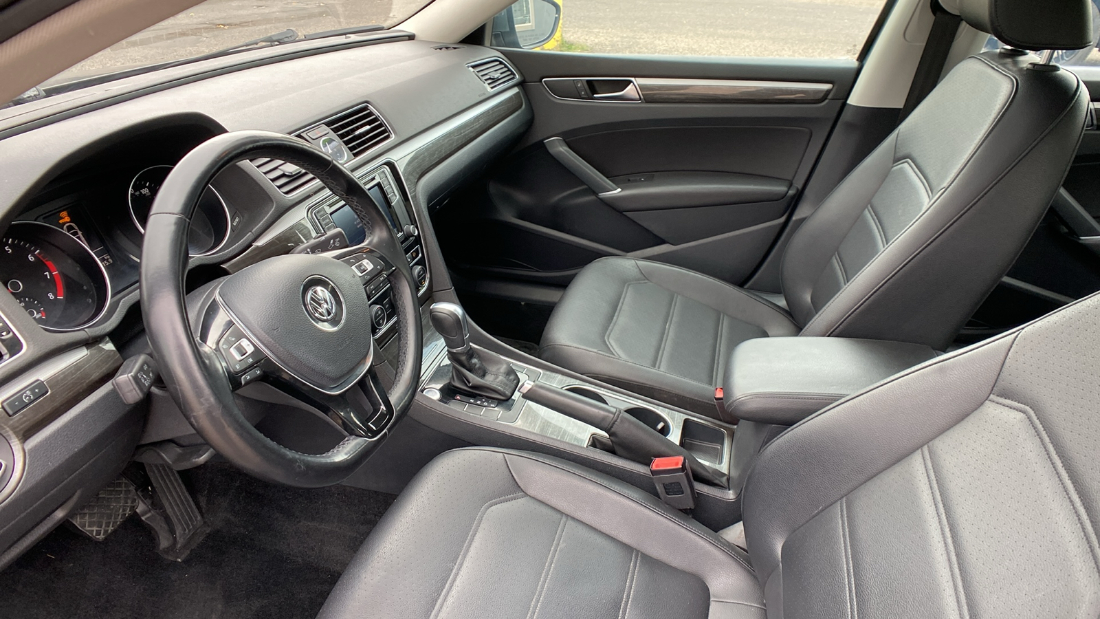 2017 Volkswagen Passat 1.8T SE Auto 16