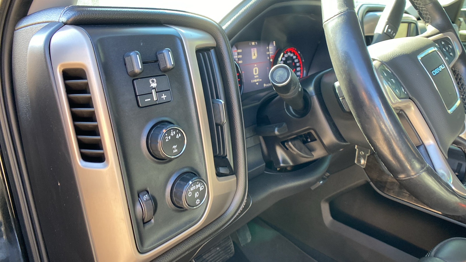 2015 GMC Sierra 3500HD Available Wifi 4WD Crew Cab 153.7 Denali 17