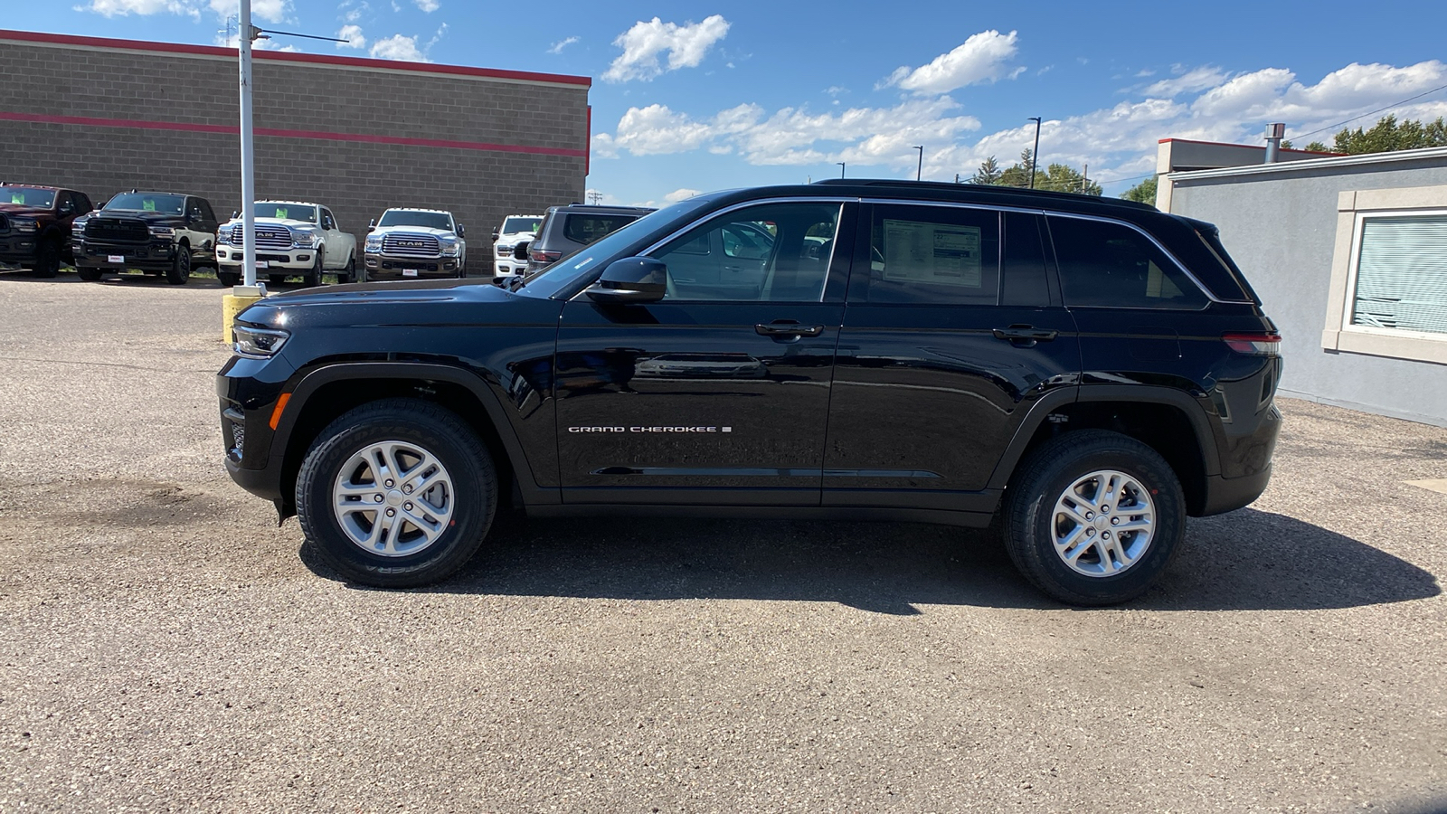 2024 Jeep Grand Cherokee Laredo 4x4 2